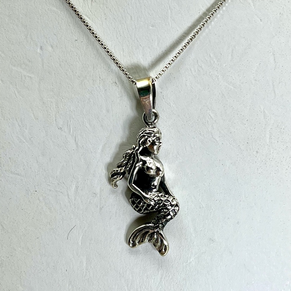 Intricate Sterling Silver Mermaid Necklace